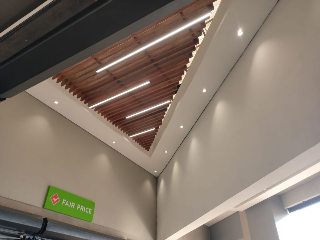Ceiling with integrated lighting design at Dhlamini Junction